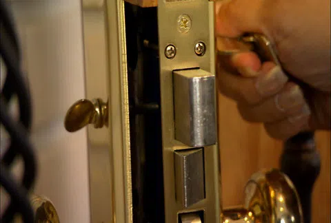 Astoria Star Locksmith Astoria, NY 718-971-9696 - apartment-lock-change